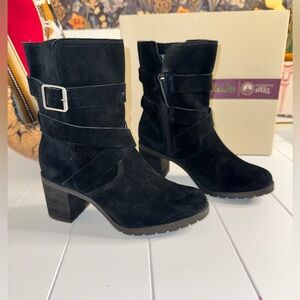 CLARKS- MALVIS DORIS SUEDE- NEW